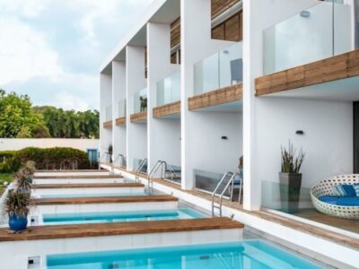 בית מלון – נחשולים